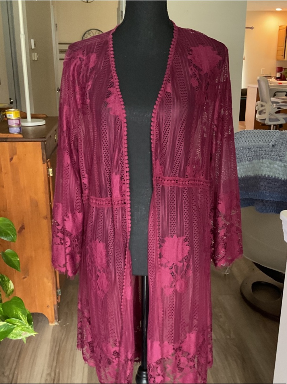 Miss Chievous Lace Kimono in Rosewood